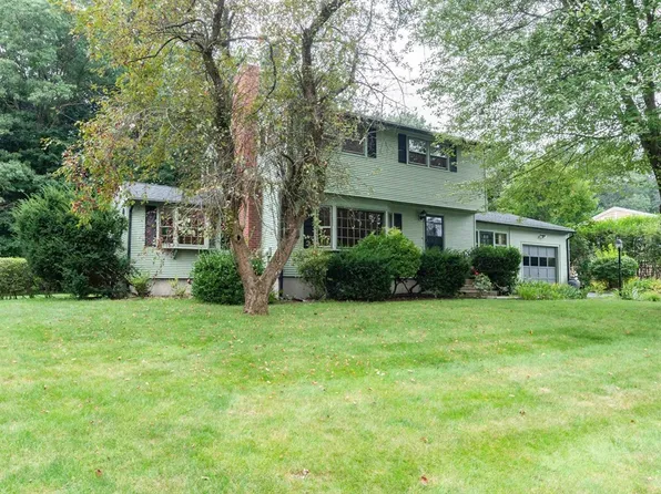 13 Massachusetts Dr, Nashua, NH 03060