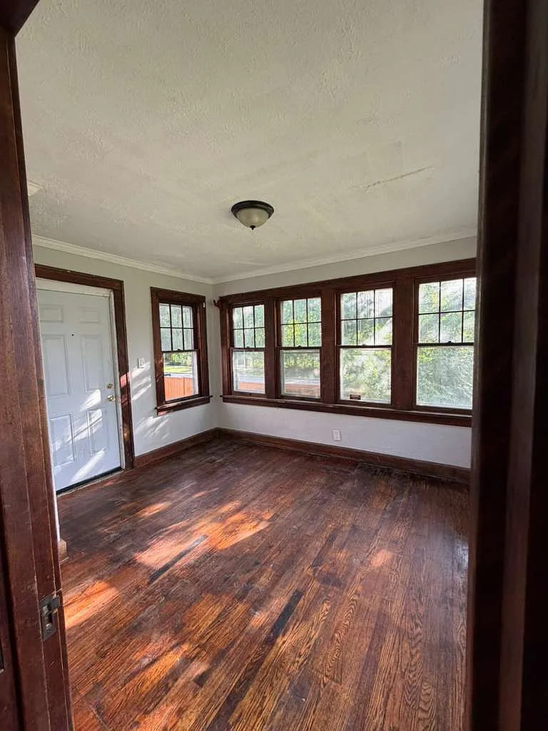 72 Harriman Avenue - 1 — Photo 2