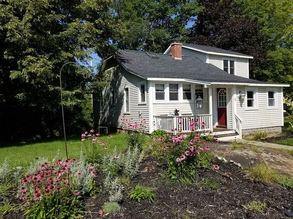 5 Hanneford Rd, Queensbury, NY 12804