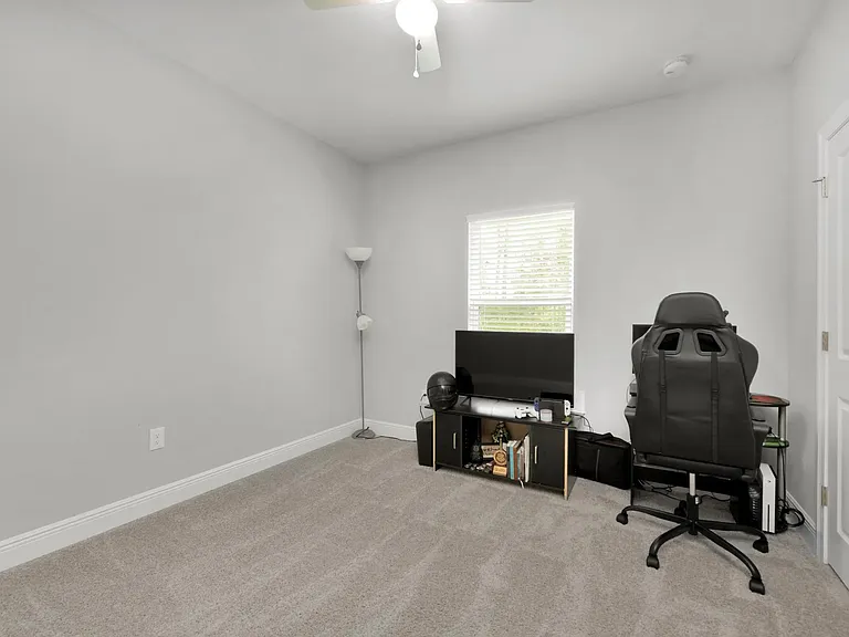 615 Lakeview St — Photo 24