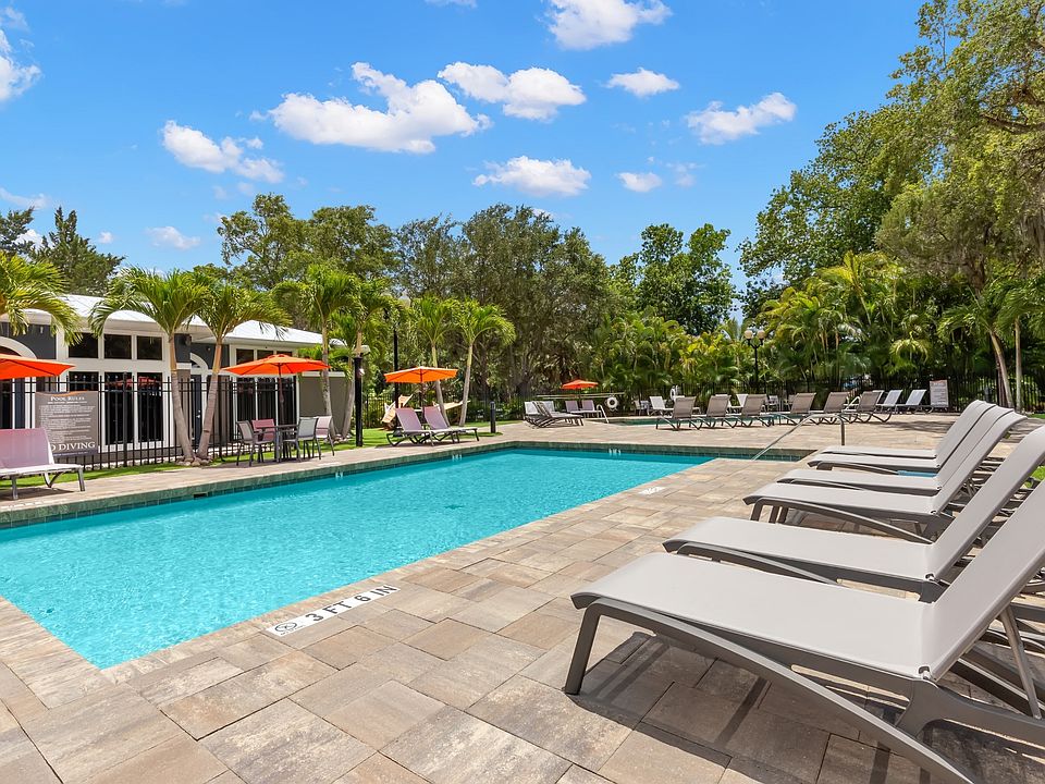Resort Style Sun Deck