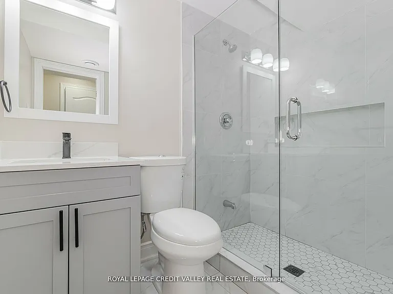 18 Trailhead Cres — Photo 24