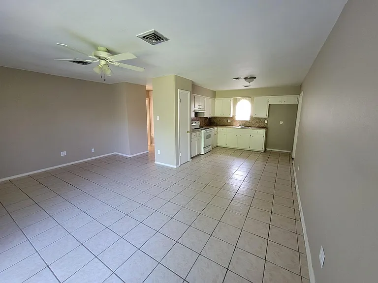 6422 Vincent Dr — Photo 4