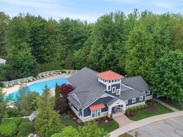 13564 Bowne Dr, Nunica, MI 49448