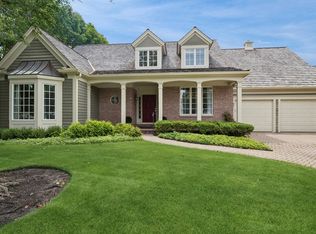 672 S Balmoral Ct, Lake Forest, IL 60045