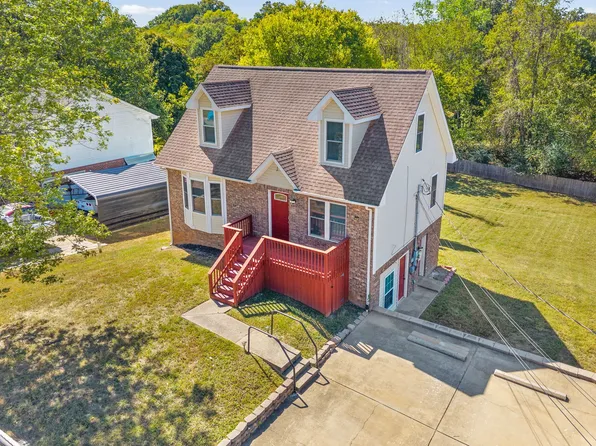 706 Green Valley Ct, Clarksville, TN 37042