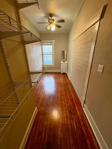 3008 Glen Rae St Photo 1