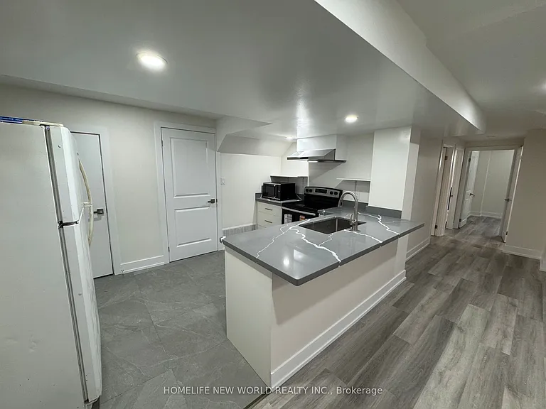 47 Shropshire Dr — Photo 2