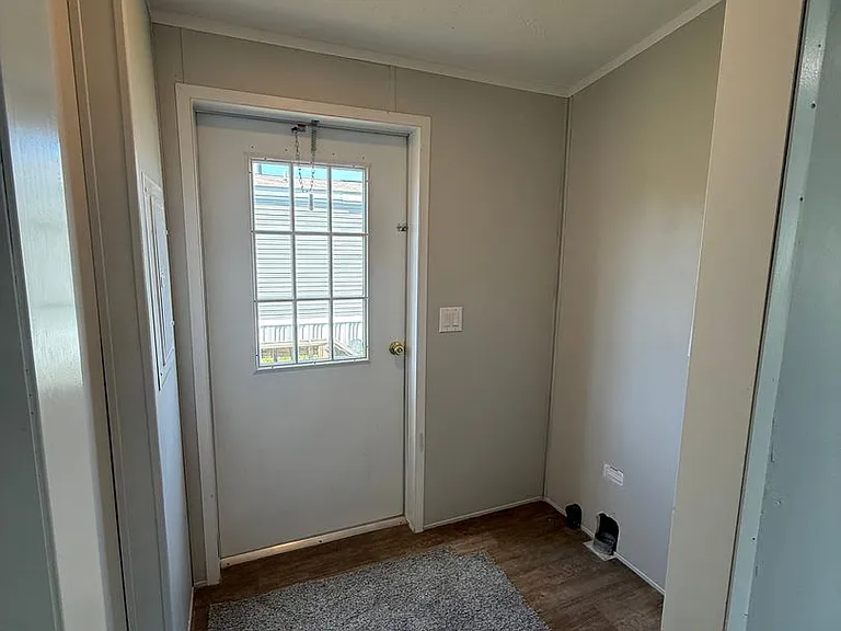 1323 Floyd Ave — Photo 10