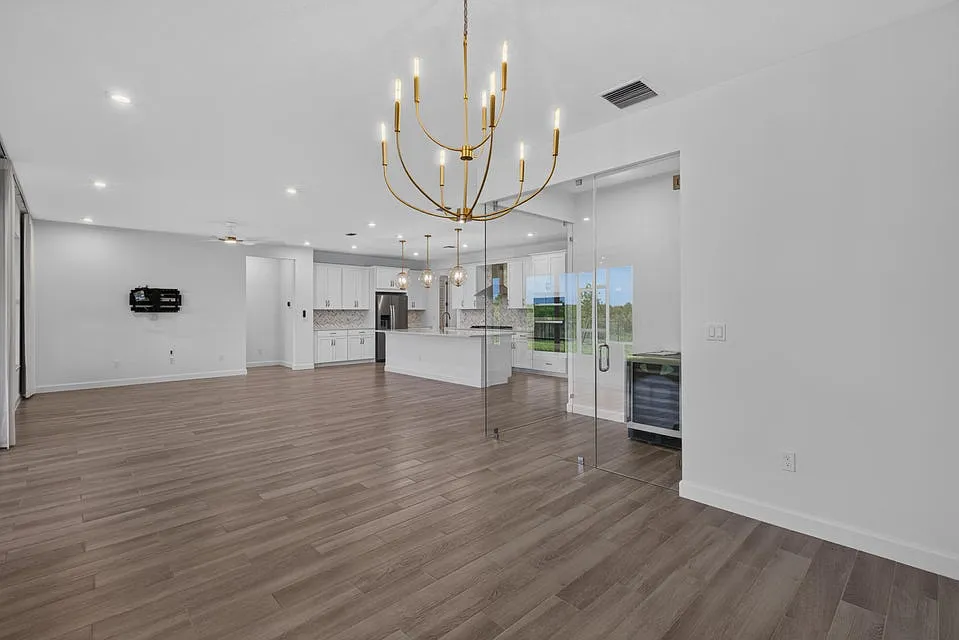 4 bed, 2301 sqft, $3,500 — Photo 4