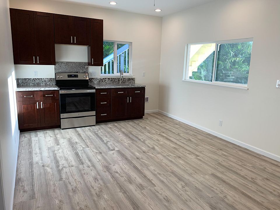 unit is 1st floor.. the whole house is brand new