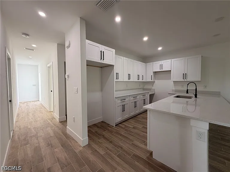 2212 Armour Rd — Photo 10