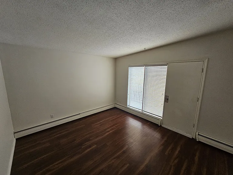 3409 Centre St N — Photo 20