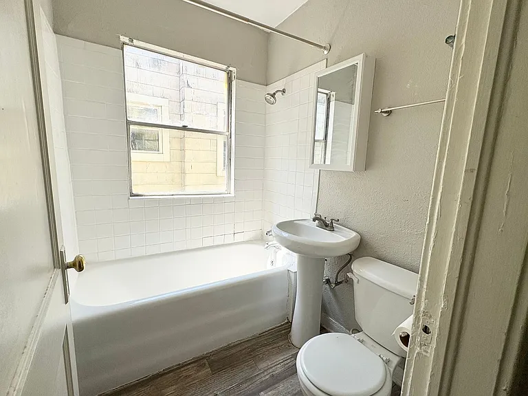 201-203 W 38th St. — Photo 10