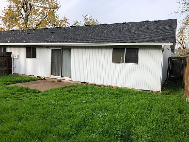 4823 Elderberry Loop — Photo 3