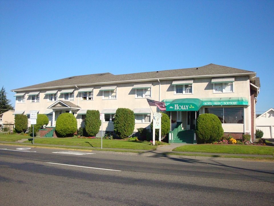 2nd image of 423 2nd St NE