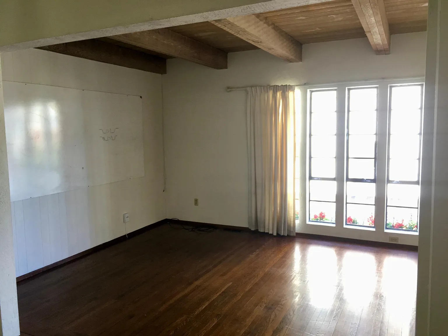 2342 Hilgard Ave — Photo 3