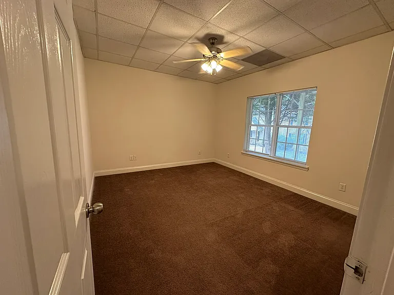 58 Wanda Dr #11 — Photo 6