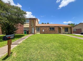 3412 Lantern Ln, Baytown, TX 77521