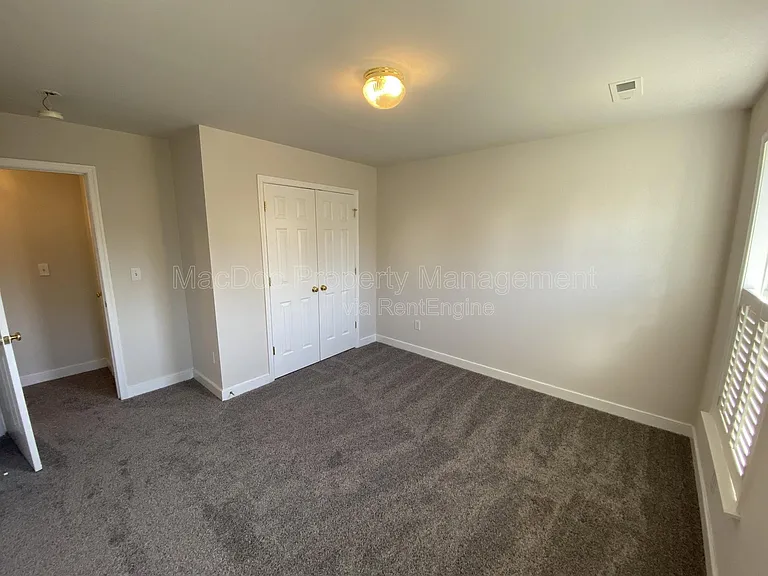 4106 Parapet Ct — Photo 32