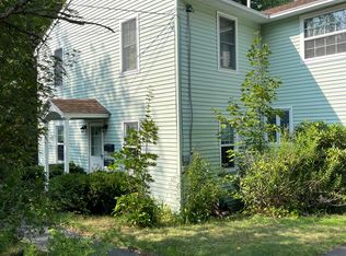 28 Round Hill St #1, Biddeford, ME 04005