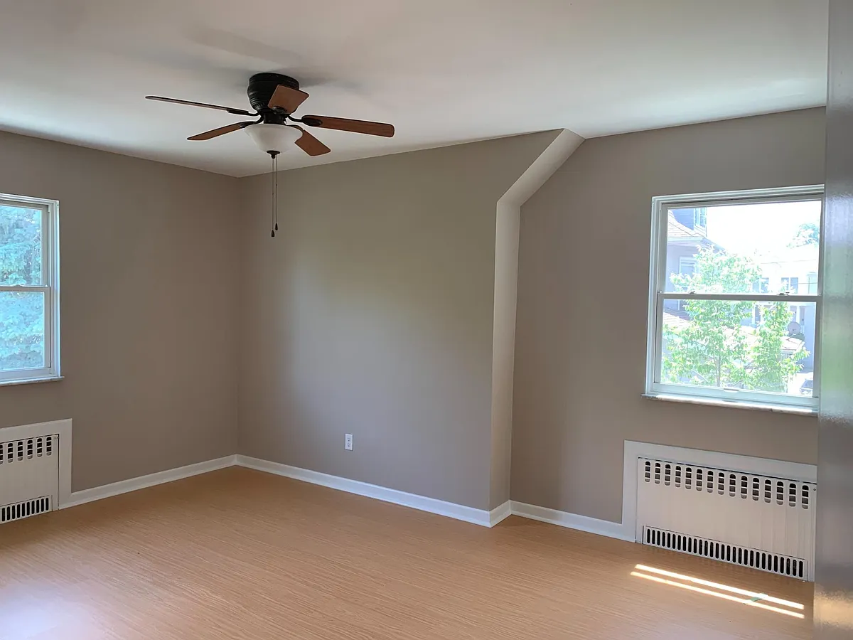 Building Photo - 690 Hillside Ave #2