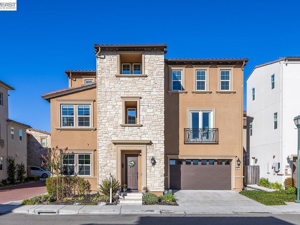 1st image of 627 Thyme Way
