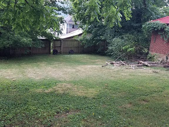 3rd image of 623 Mountain Ave SE