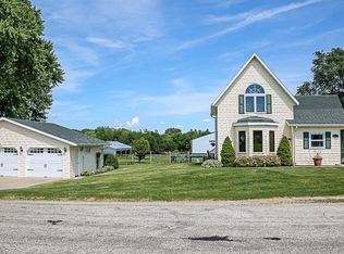 N1548 Rockdale Rd, Edgerton, WI 53534