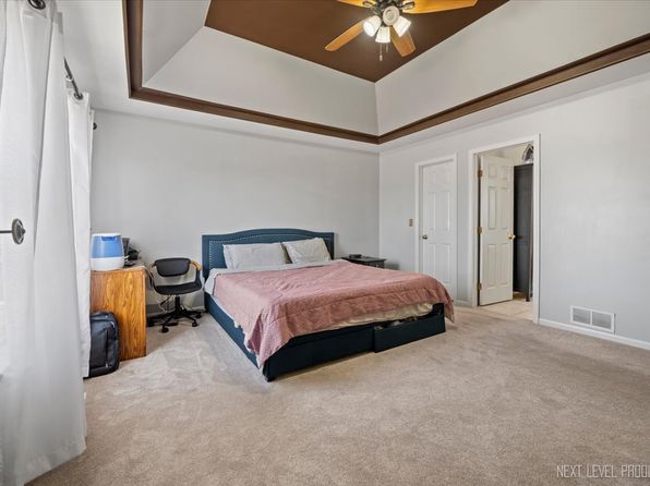 aurora-illinois-67097210 picture