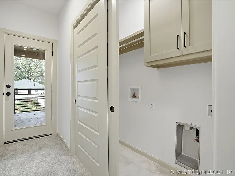 1414 E University Ave — Photo 26