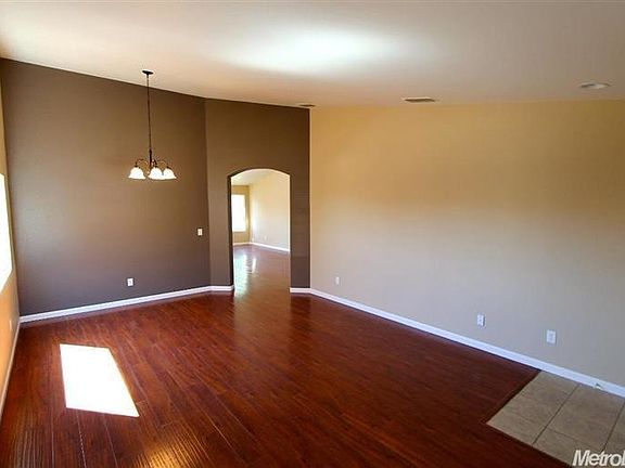 3rd image of 1110 Twinberry St