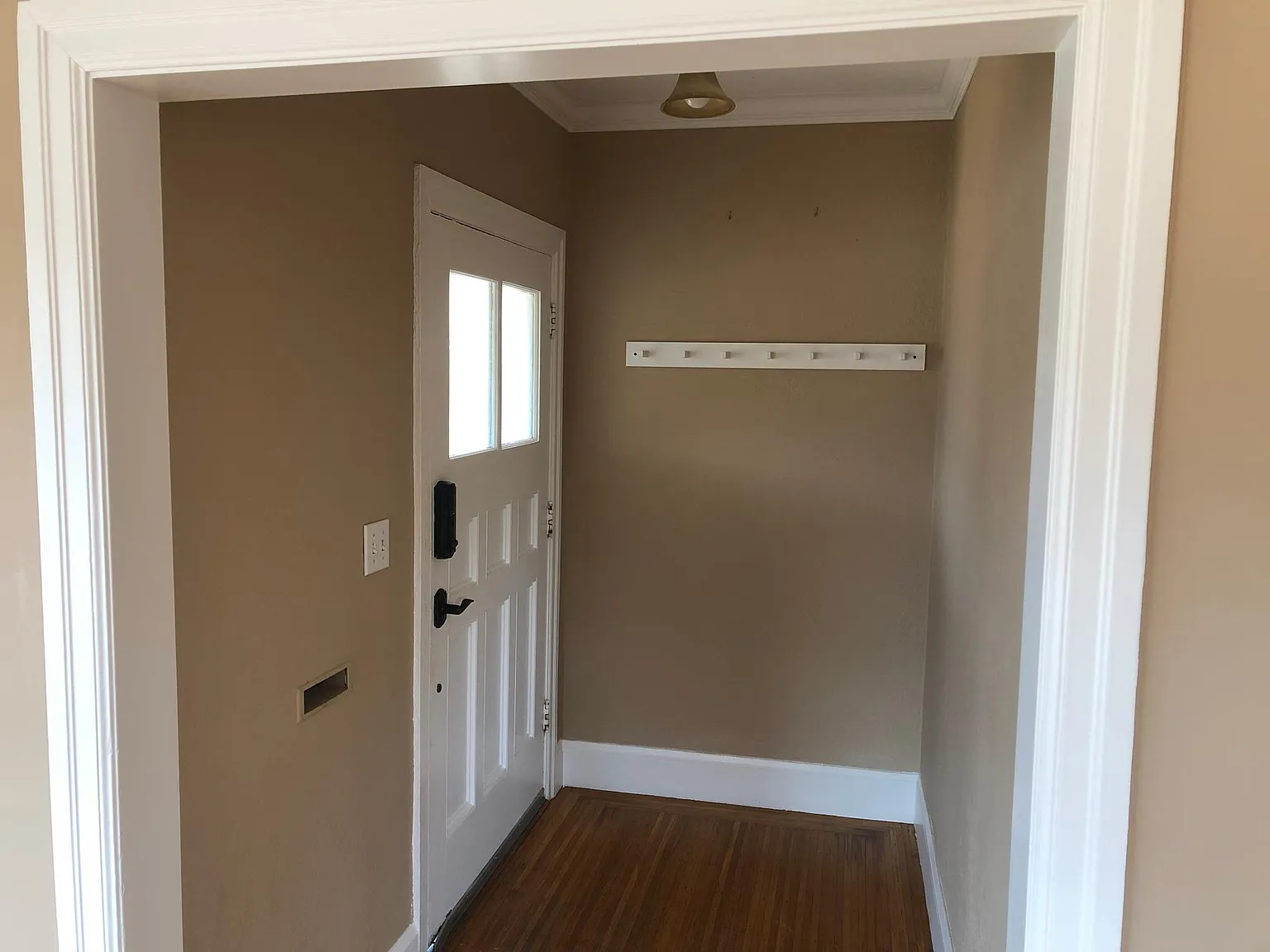 1202 Oregon St — Photo 3