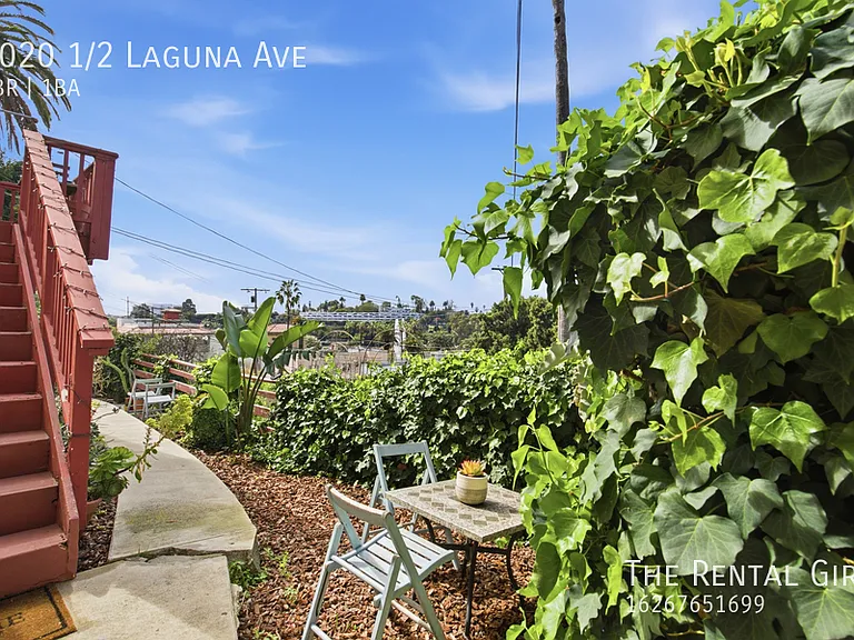1020 1/2 Laguna Ave — Photo 16