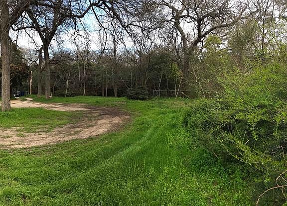 5th image of 631 Coombs Creek Dr