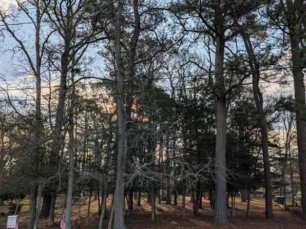 7 Woodland Ave, Ocean View, DE 19970