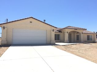 9015 Acacia Rd, Phelan, CA 92371