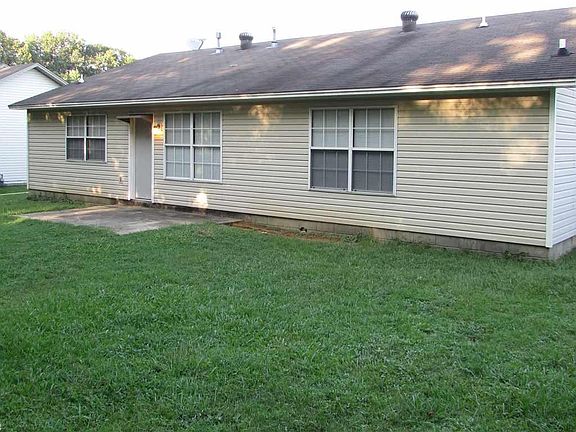 3rd image of 25 Mattie Lene Dr
