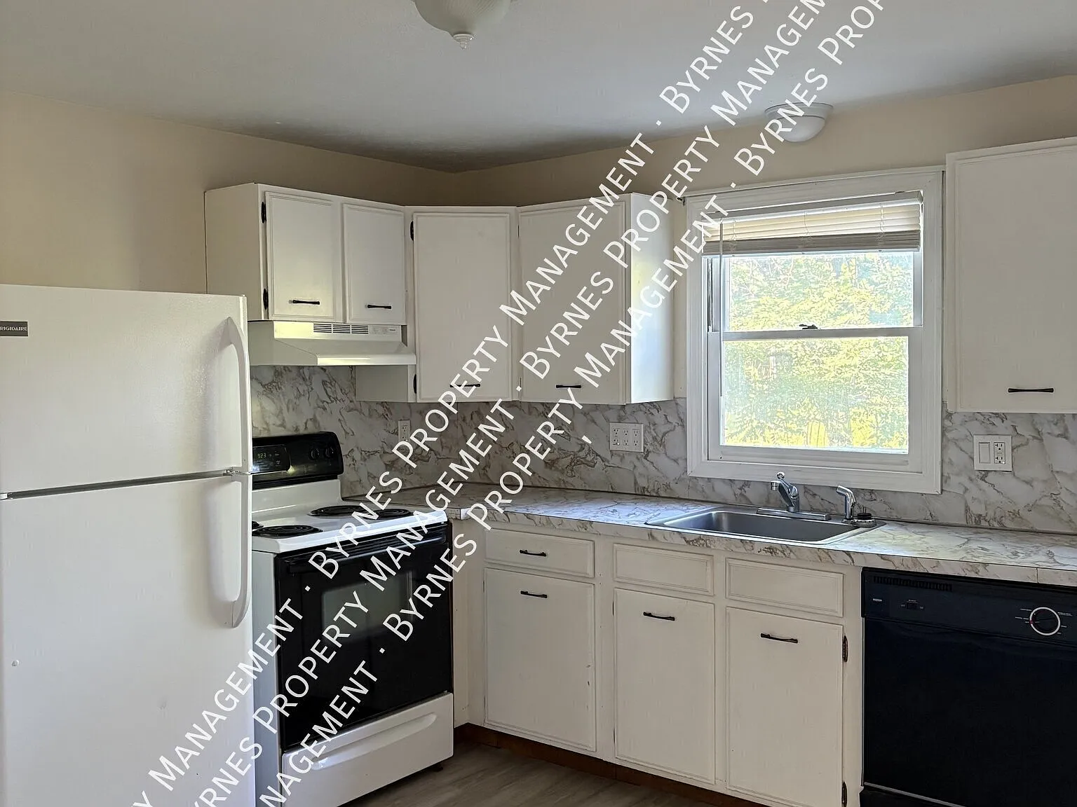 2 bed, 1.5 bath, $1,700 — Photo 2