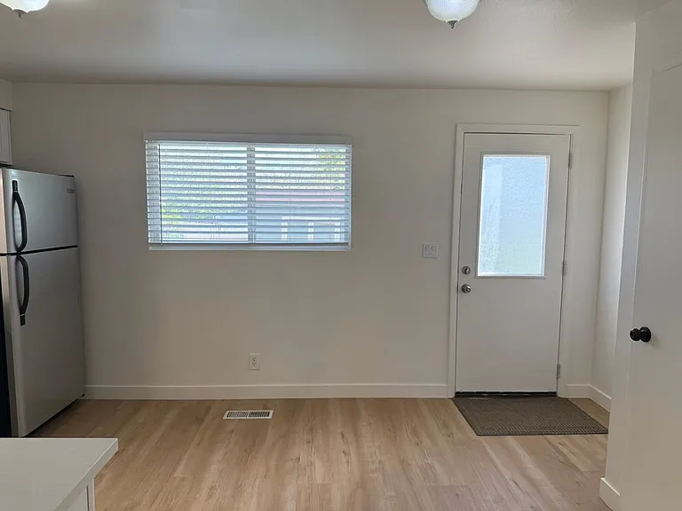81 W 300 N #TOWNHOUSE — Photo 4