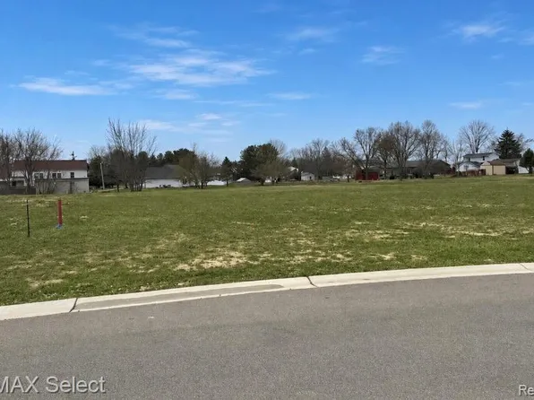 5421 Spring Meadows Way #7, Linden, MI 48451