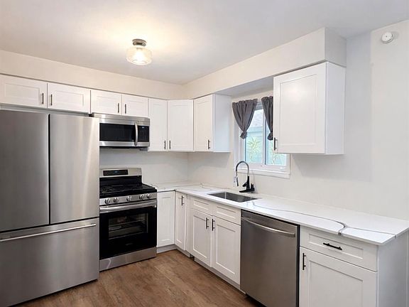 4th image of 938 Arlene Ave