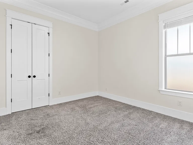 376 Saint Louis St — Photo 10