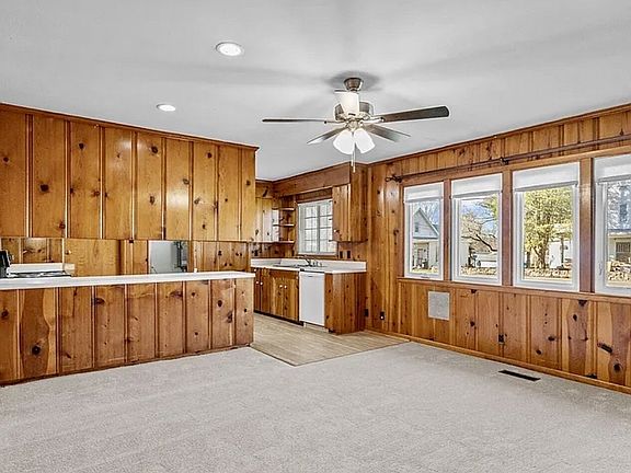 2nd image of 117 Perry St