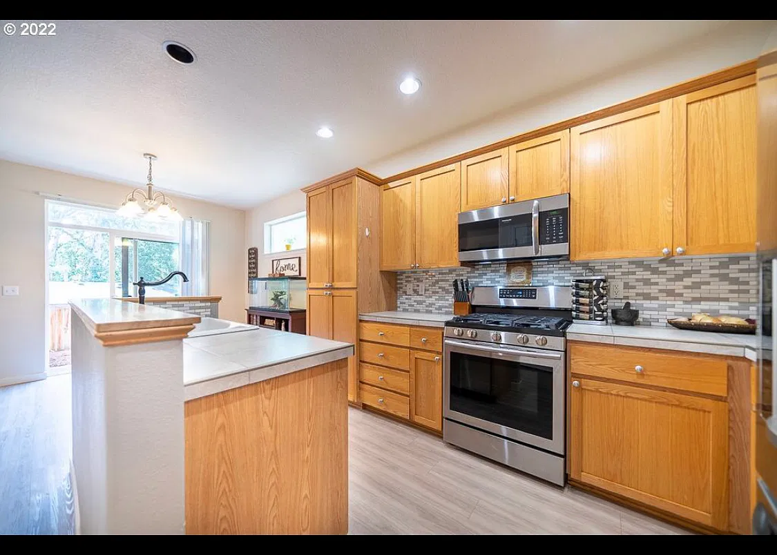 3 bed, 2.5 bath, 1648 sqft, $2,850 — Photo 1