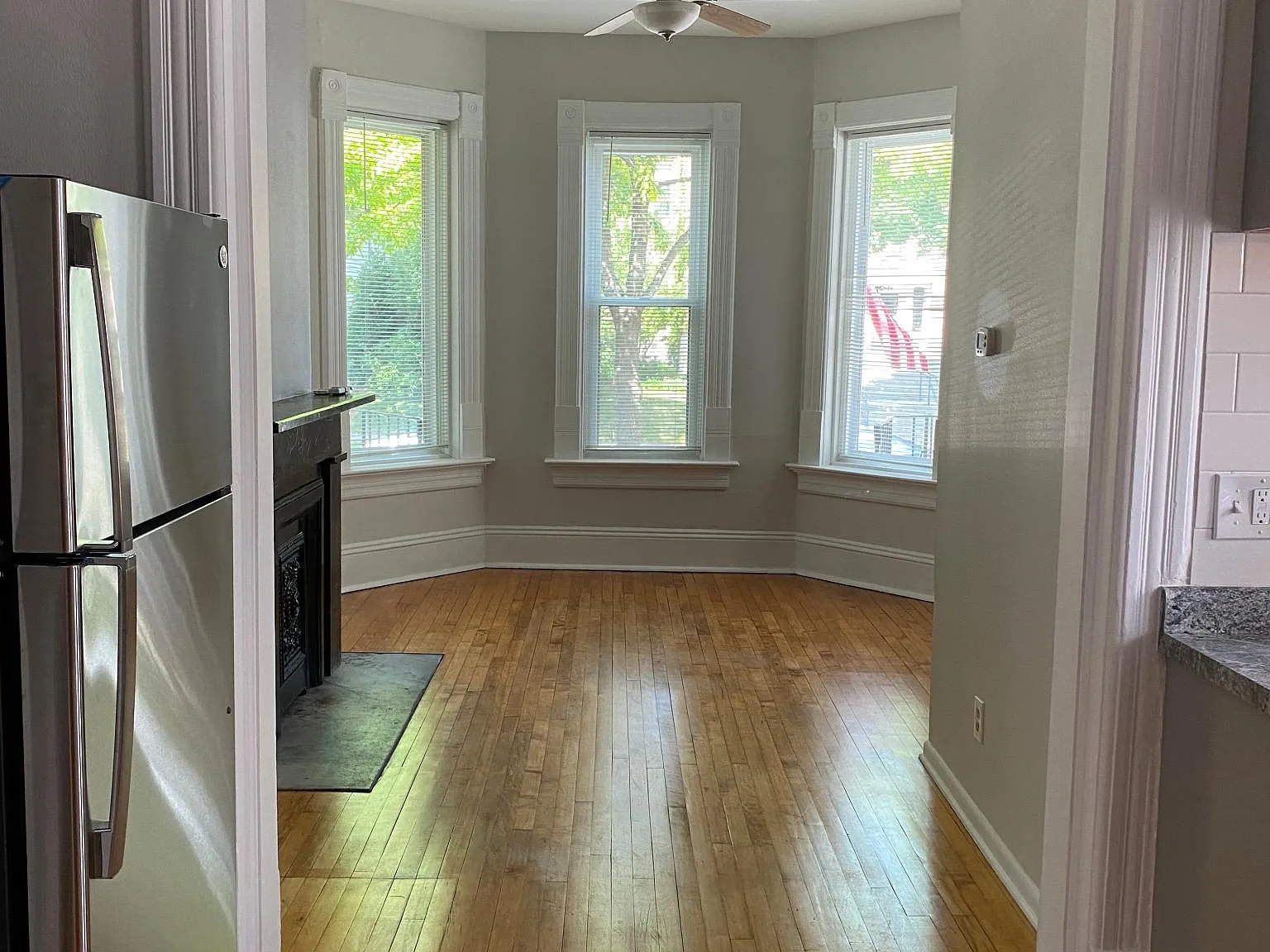 Studio, 600 sqft, $1,100 — Photo 2