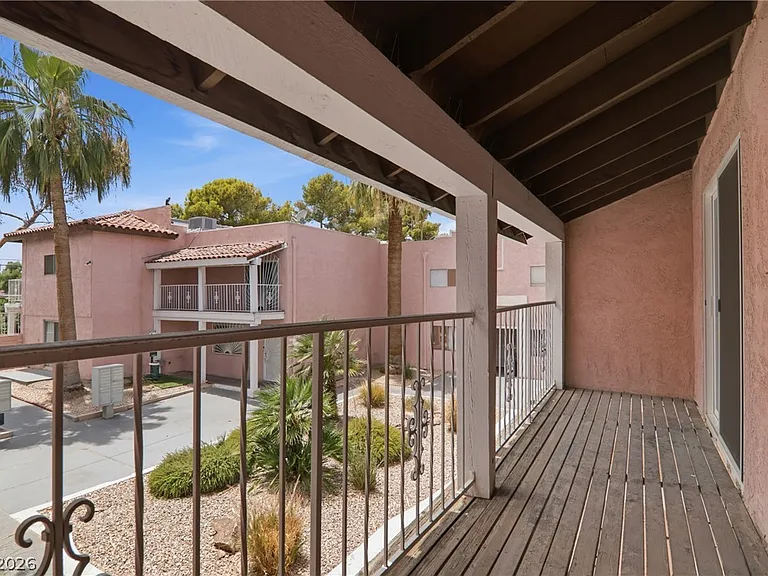 2274 E Desert Inn Rd #0 — Photo 32