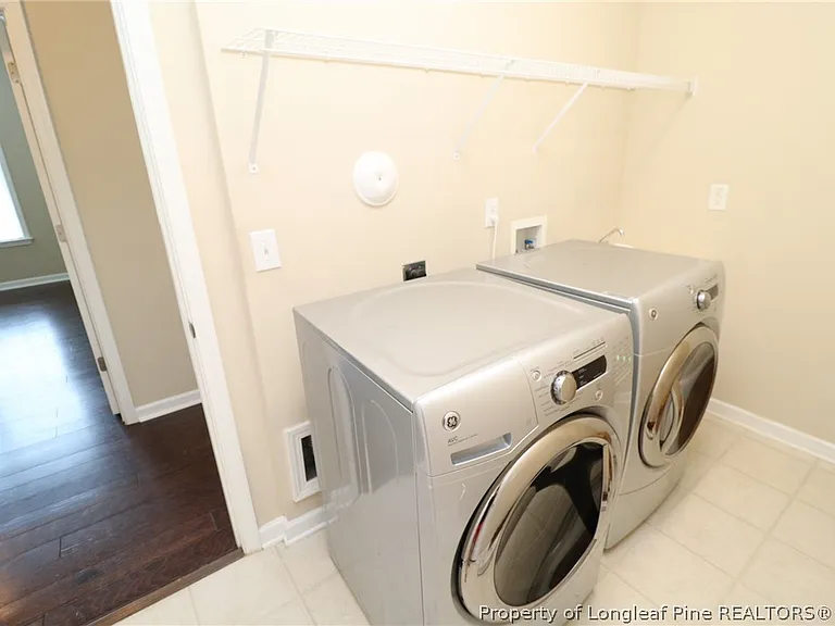 1015 Katie Ln — Photo 22