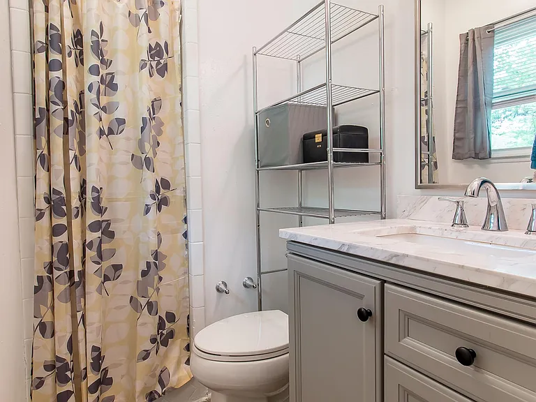 2332 S Clover Dr — Photo 10