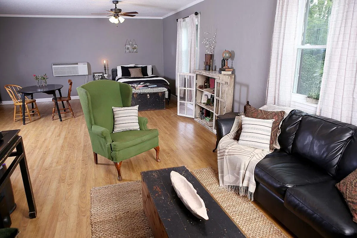Studio, 700 sqft, $1,200 — Photo 1